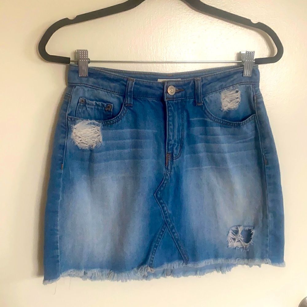 MUDD- distressed medium wash denim skirt- Size 7